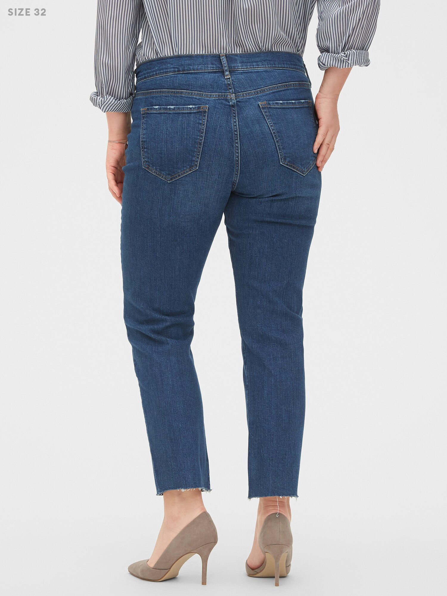 Medium Wash Raw Hem Straight Ankle Jean