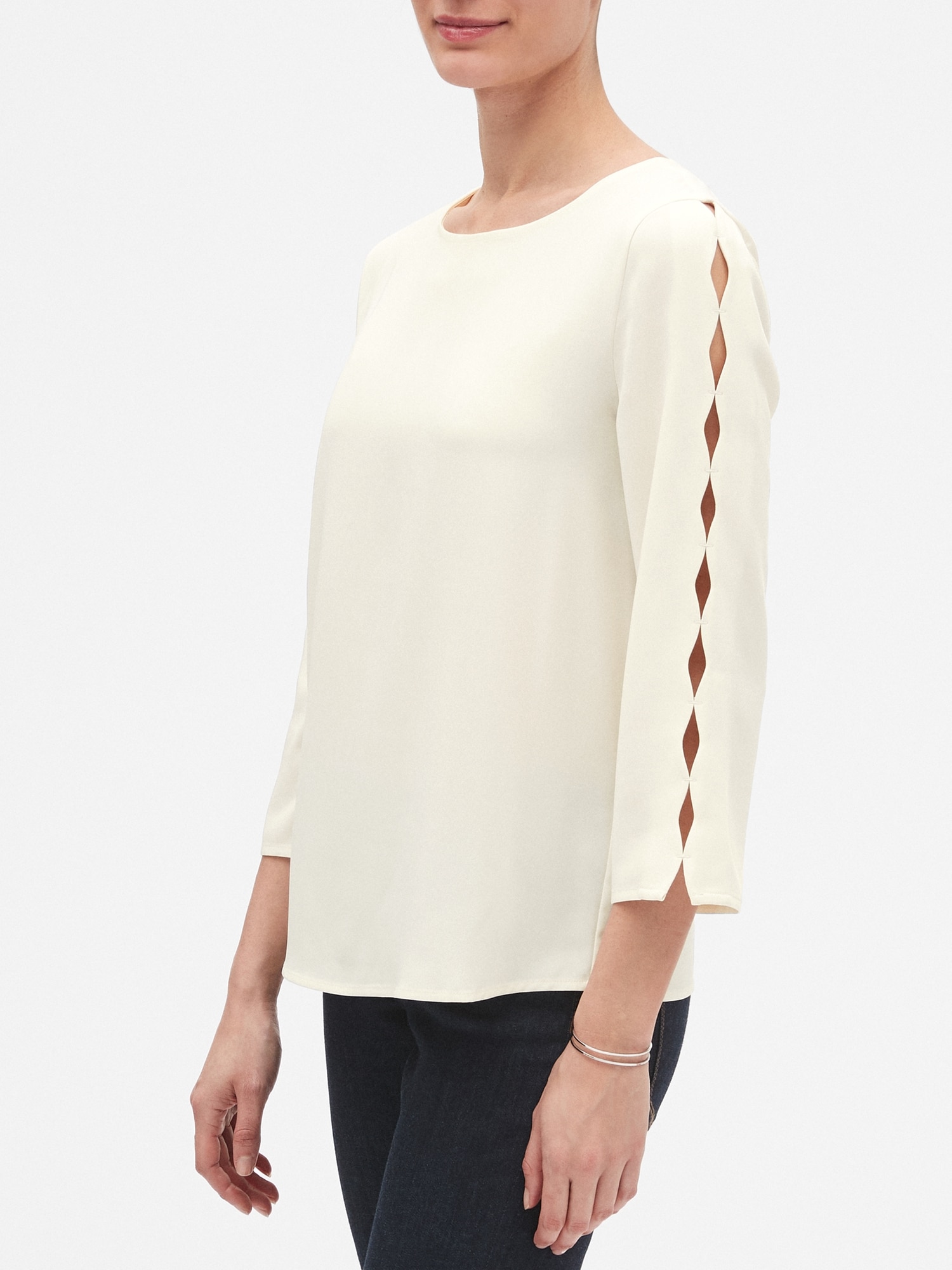 Scallop Sleeve Top