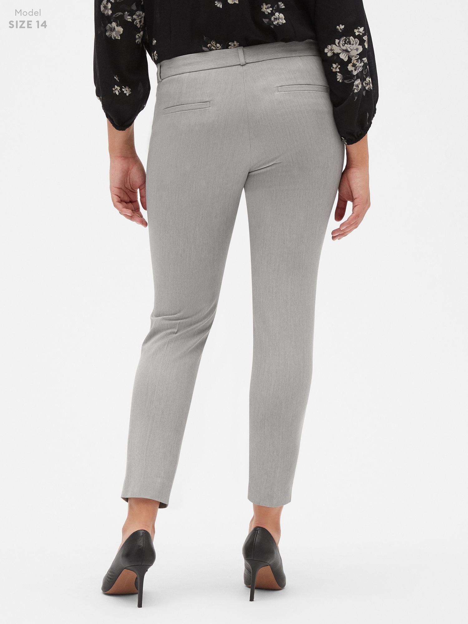 Review: Banana Republic Sloan Fit Slim Ankle Pants in Navy - Stylish Petite
