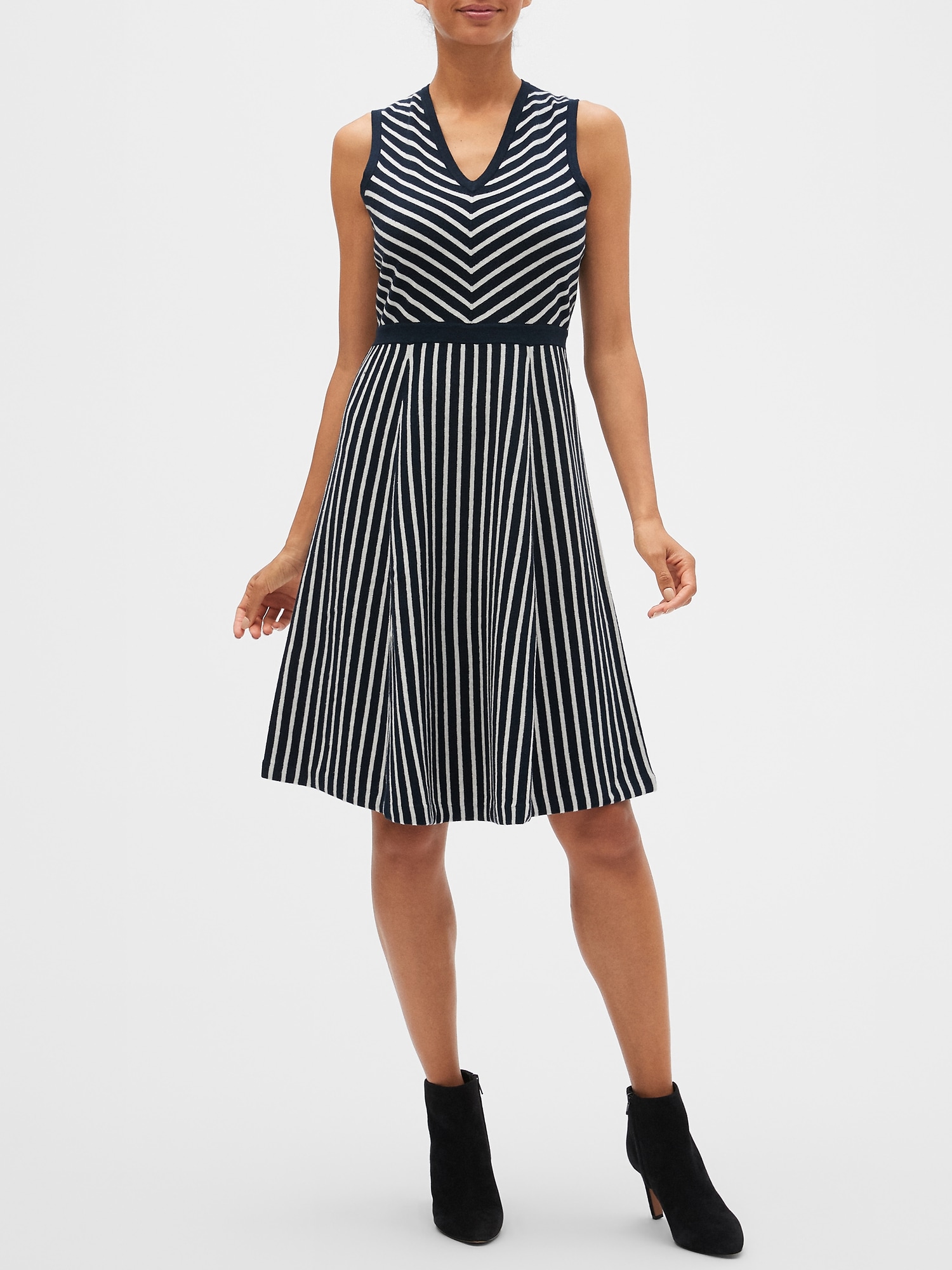 banana republic chevron pleated midi dress