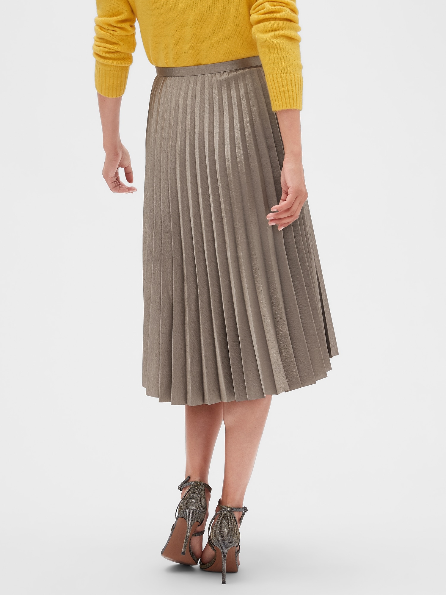 Koreli pleated satin top midi skirt