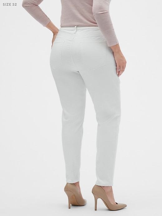 Curvy Fit Sculpt Stain Resistant White Skinny Jean Banana