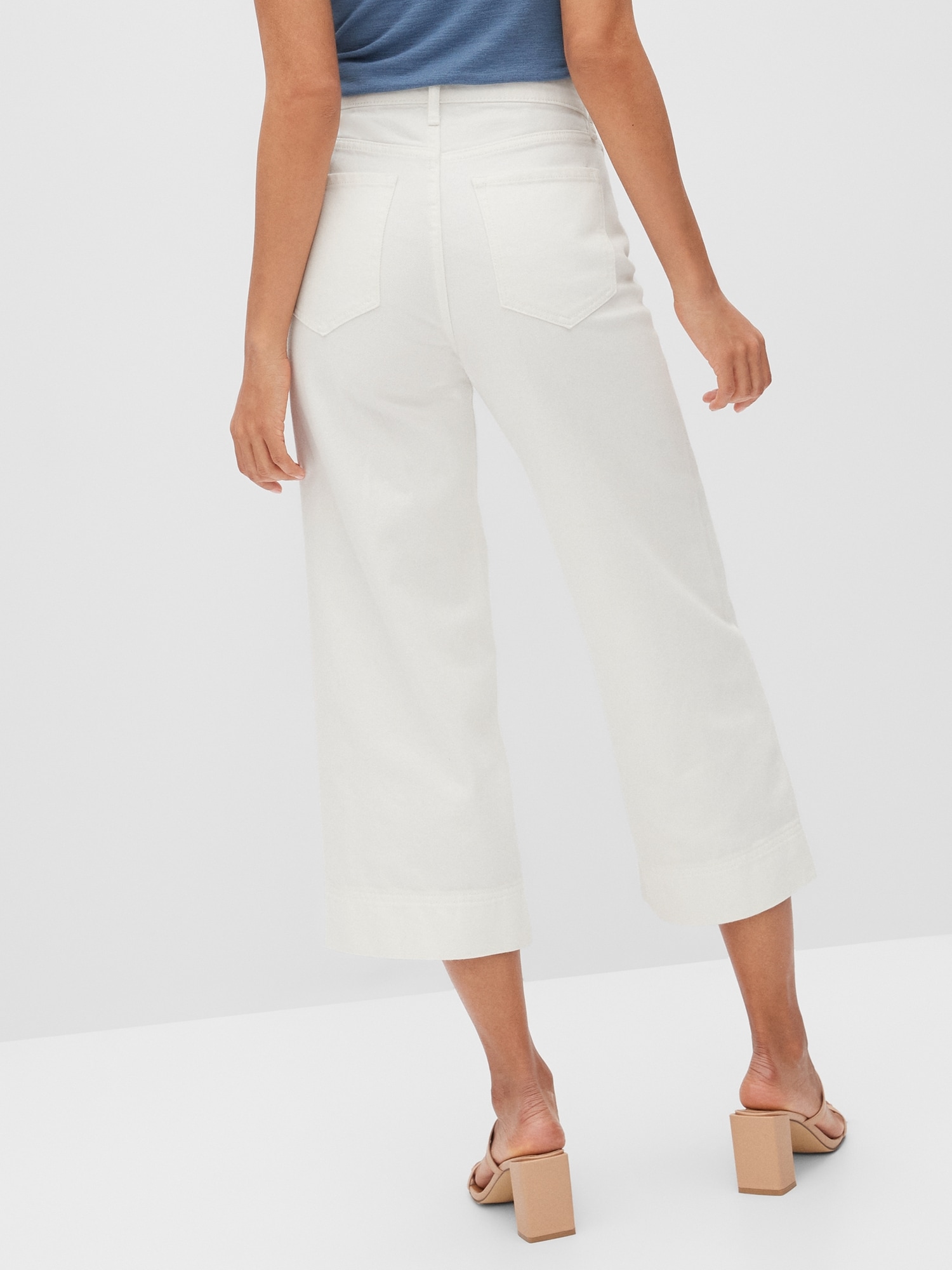 Made with Organically Grown Cotton High-Rise Wide-Leg Crop Jean