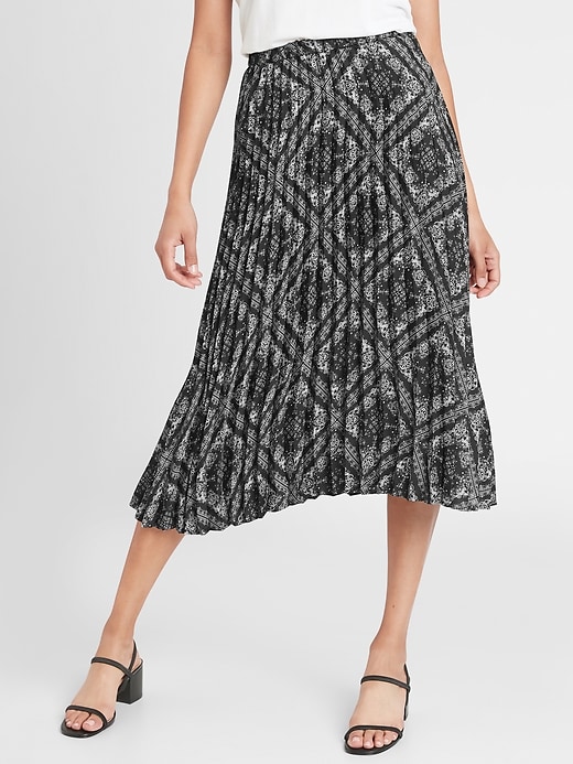 【直営・関税送料込】Bandana midi skirt Bandana Print Pleated Midi Skirt | Banana Republic Factory
