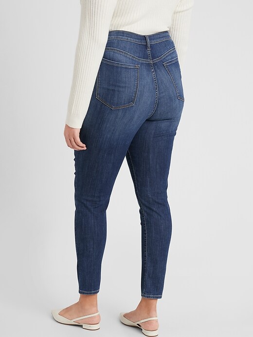 Curvy High-Rise Super-Stretch Dark Wash Legging-Fit Jean