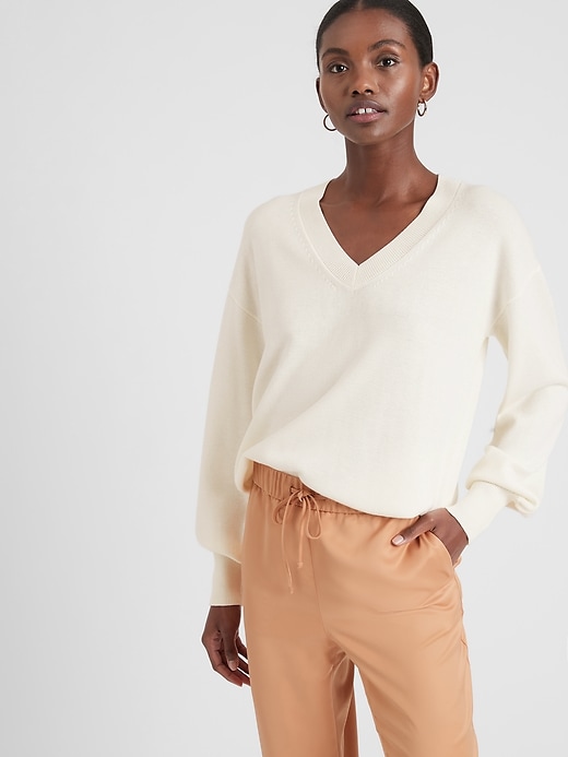 Volume-Sleeve V-Neck Sweater | Banana Republic Factory