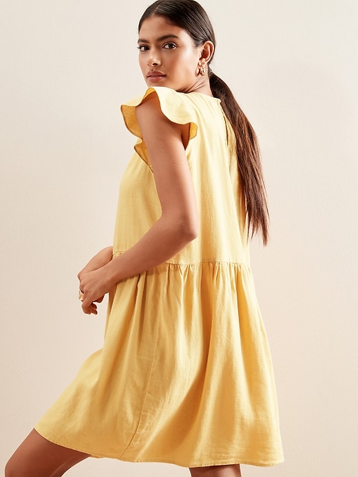 Petite Flutter-Sleeve Linen Shift Dress