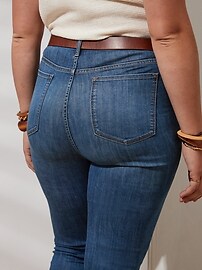 Petite Curvy High-Rise Super-Stretch Medium Wash Legging-Fit Jean