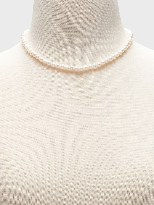 Modern Pearl Choker Necklace