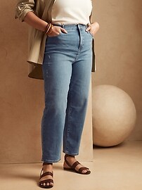 Curvy High-Rise Medium Wash Straight Jean