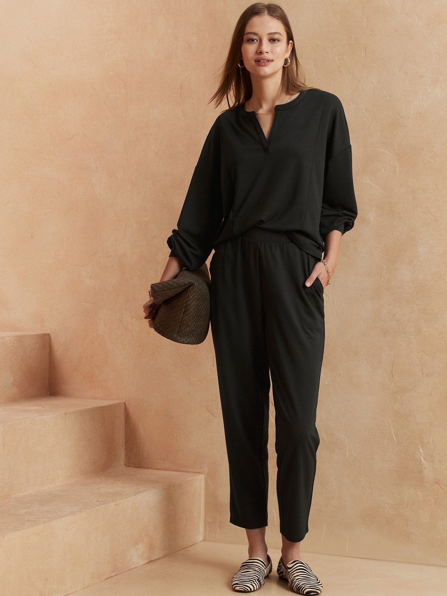 Mid-Rise Knit Slouchy Tapered Pant