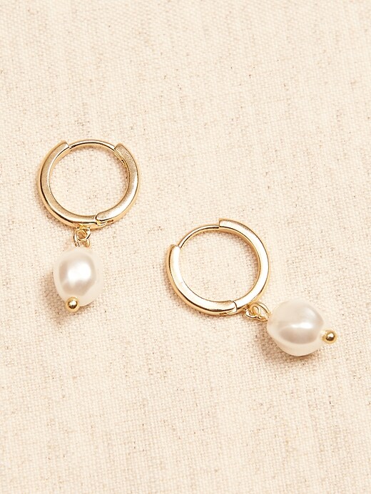 Small Pearl Pendant Huggie Earrings