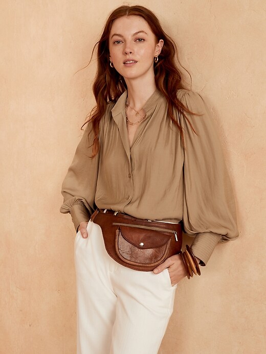 【nuyuh】volume sleeve blouse Volume-Sleeve Blouse | Banana Republic Factory