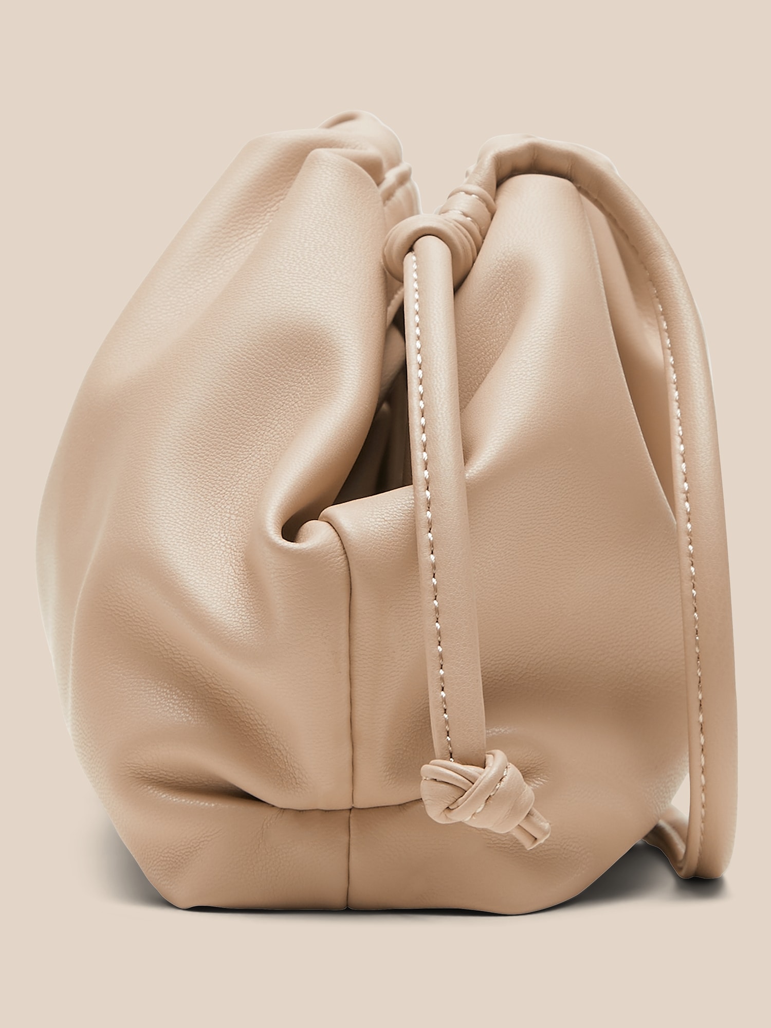 バッグ 2000s banana republic sling bag khaki Soft Pouch Crossbody Bag | Banana Republic Factory