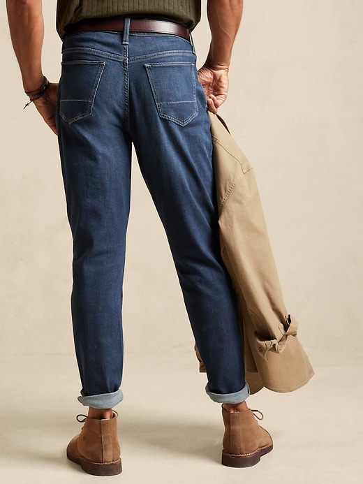 Athletic-Fit Travel Jean
