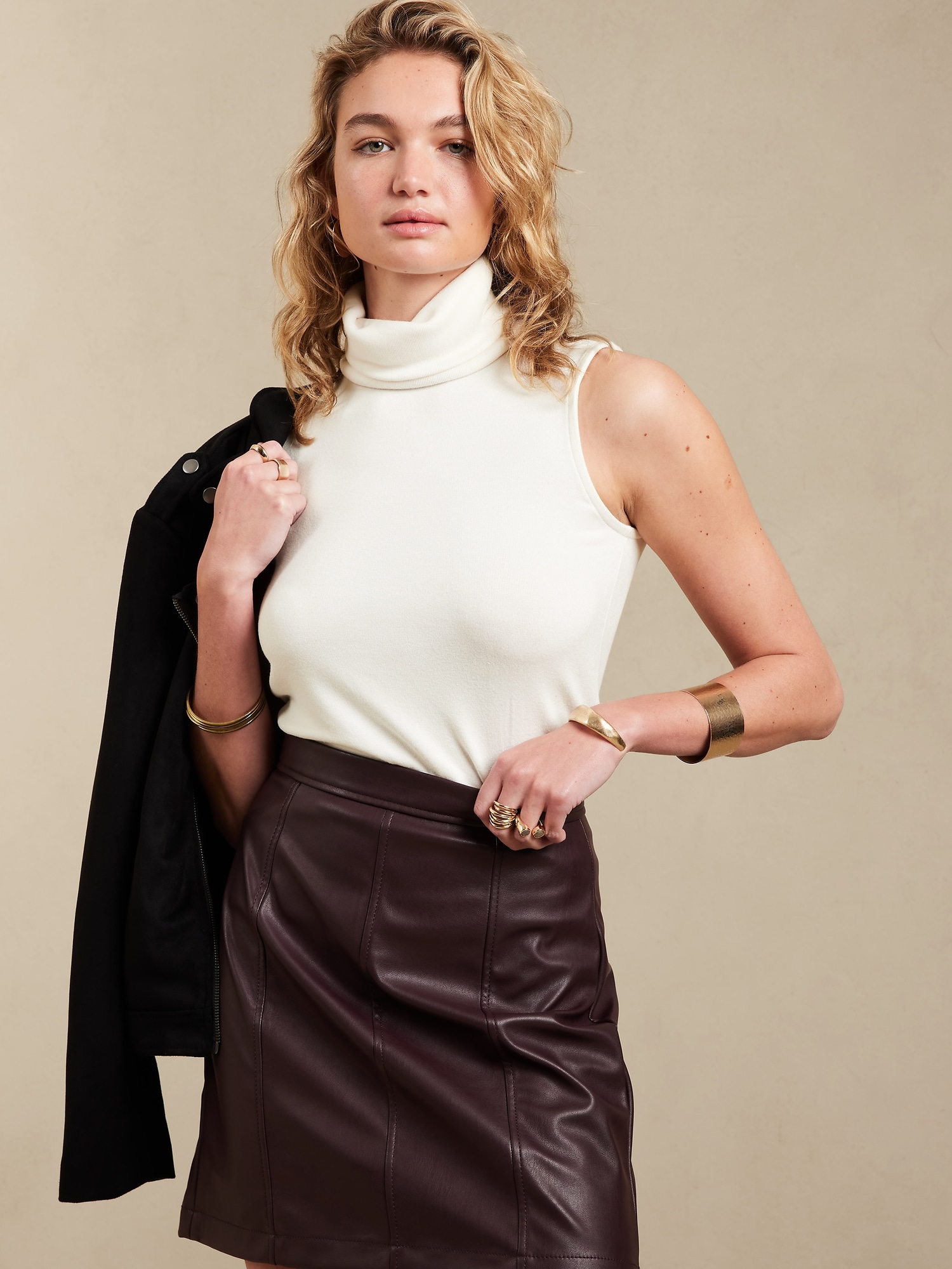 Women's Soft Luxe Turtleneck Top Salt Cave Regular Size Xs