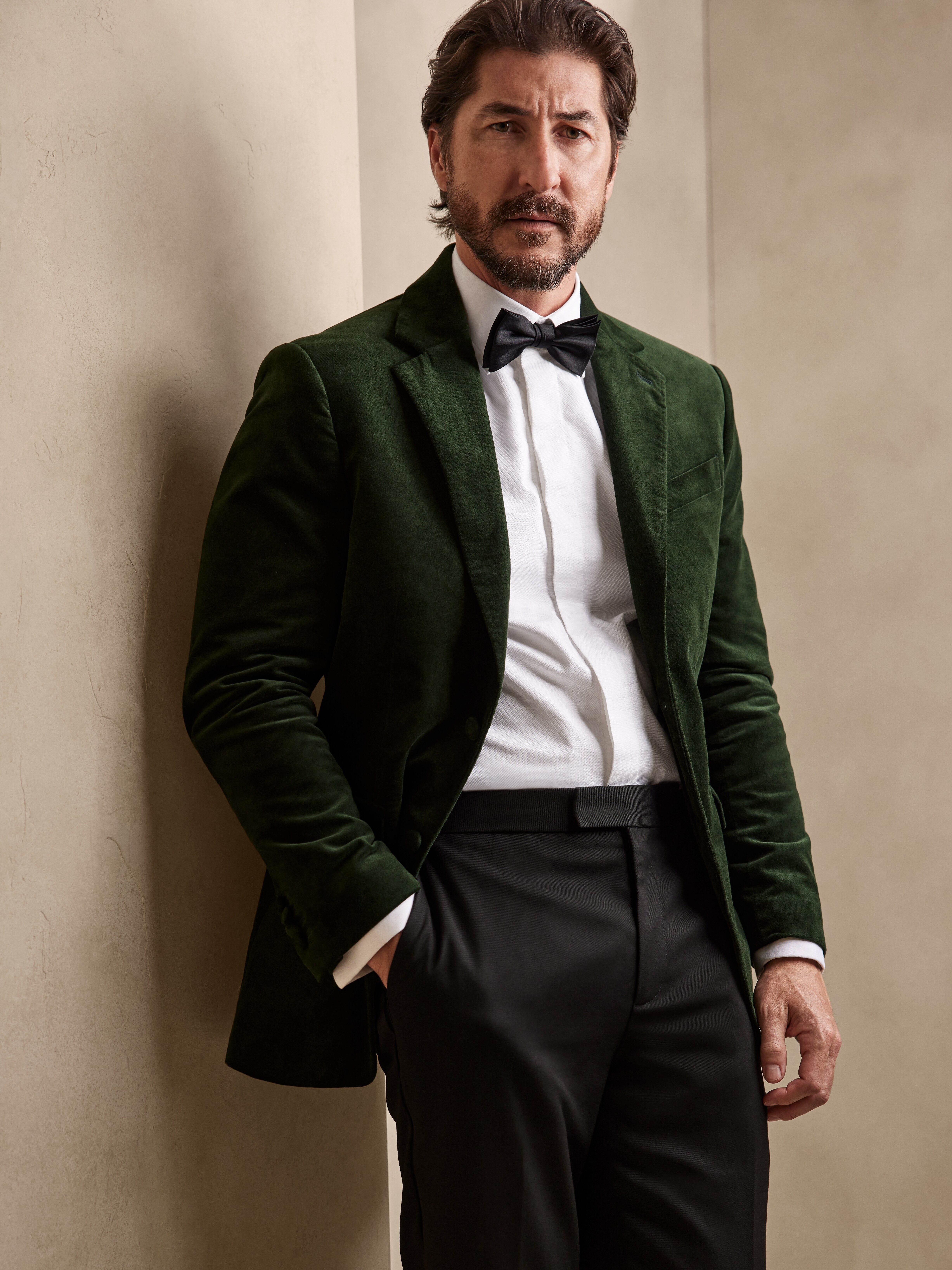 Tailored-Fit Velvet Blazer | Banana 