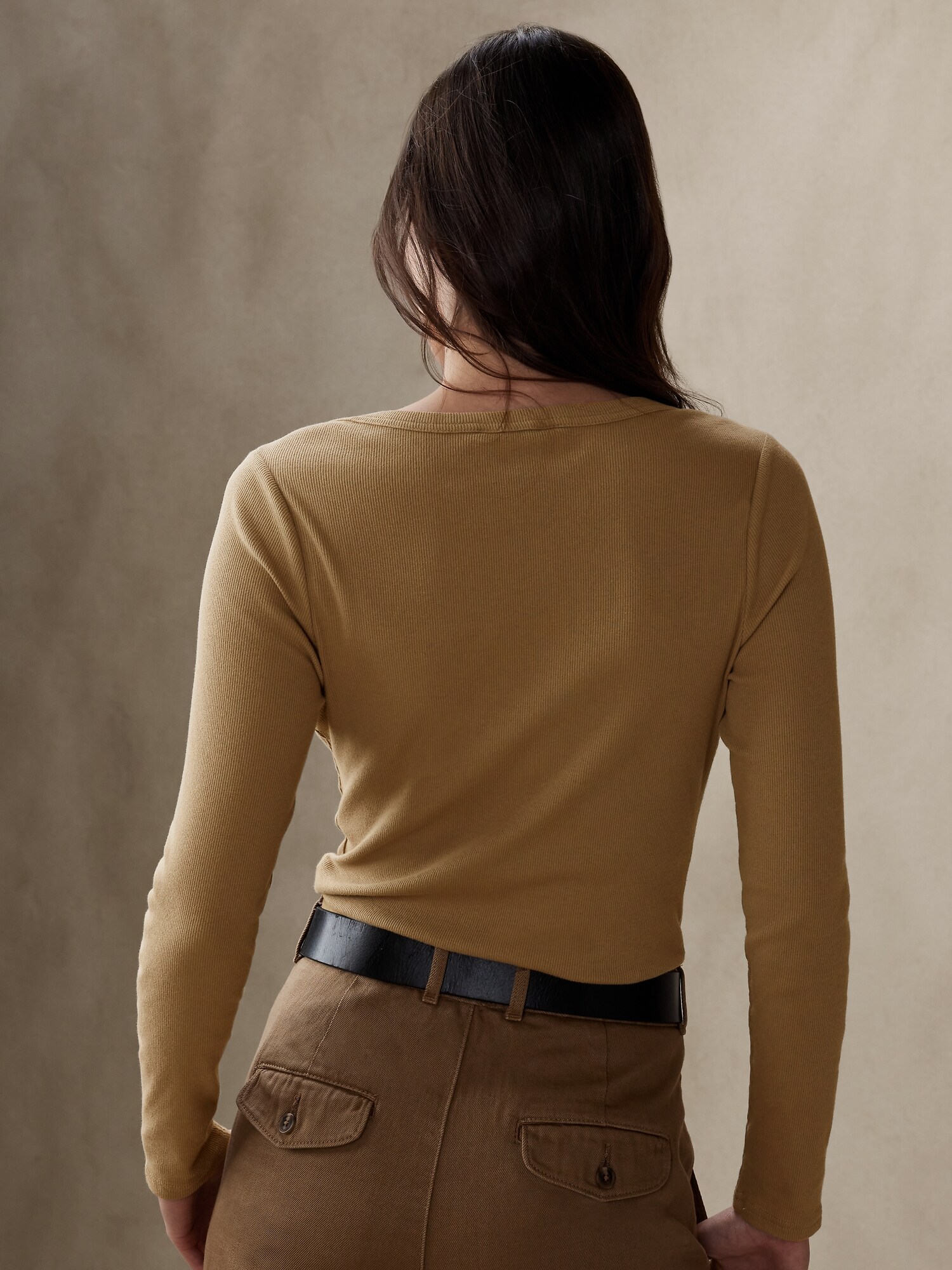 Globe rib t-shirt square neck