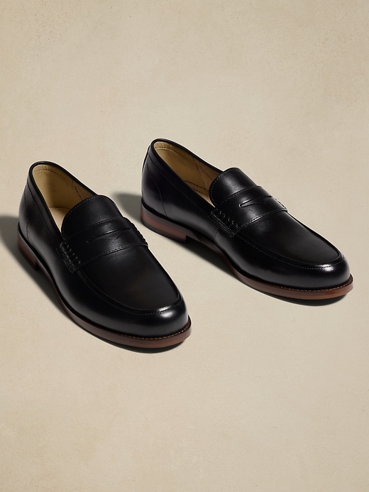 Leather Penny Loafer | Banana Republic Factory display picture 1