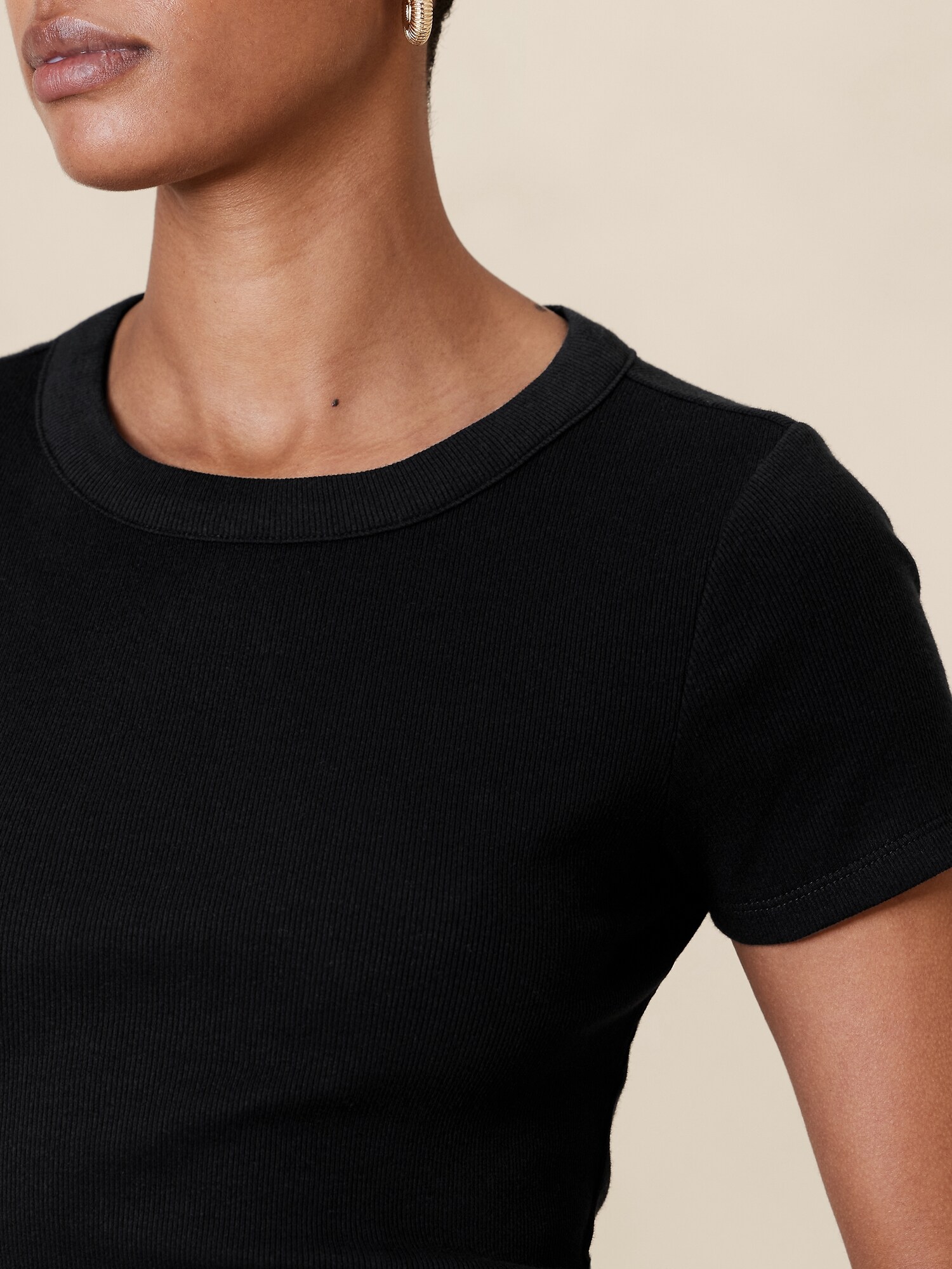 ribbed black shirt