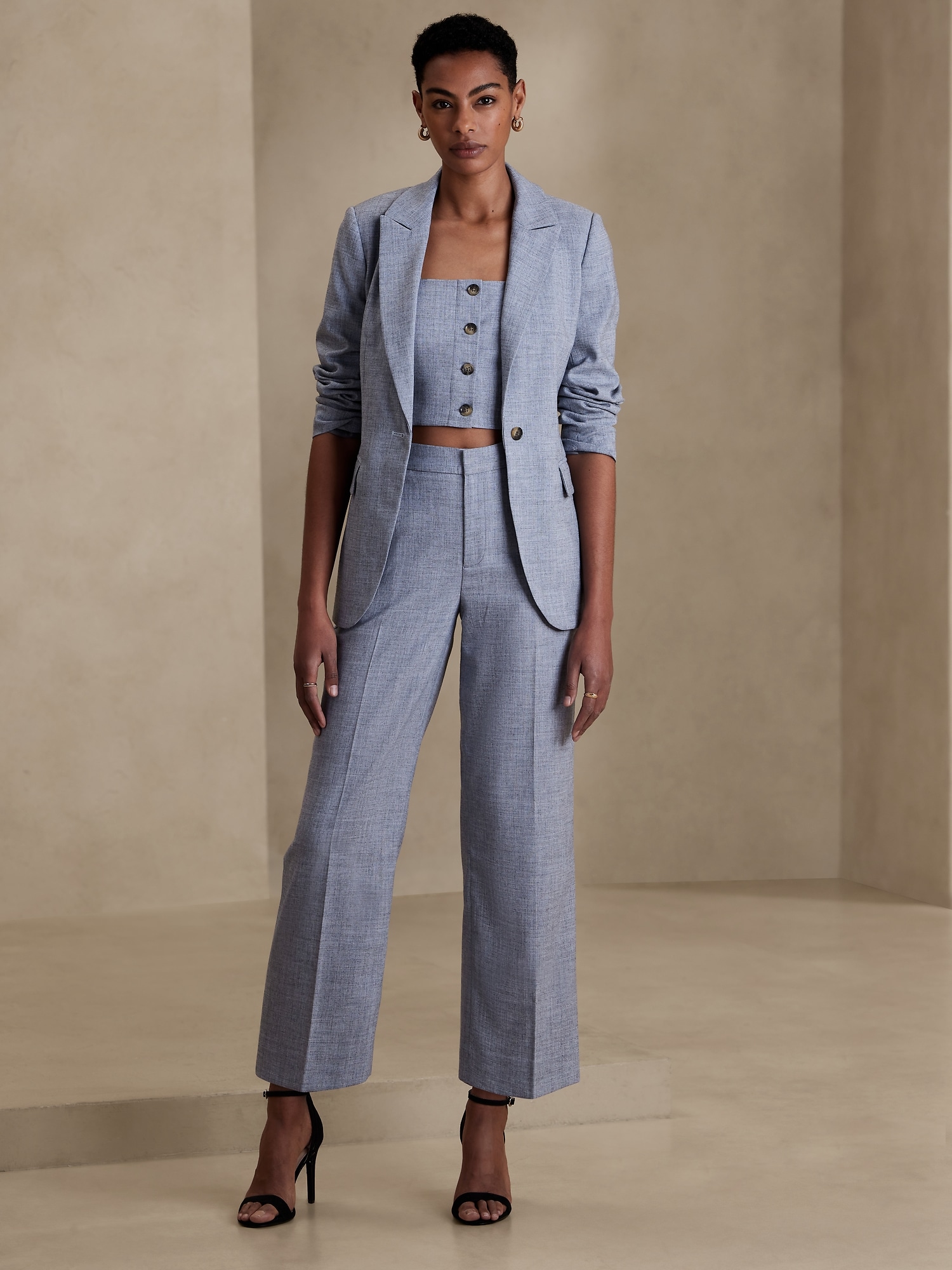 Mid-Rise Cropped Straight Trouser