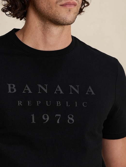 Logo Graphic T-Shirt | Banana Republic Factory