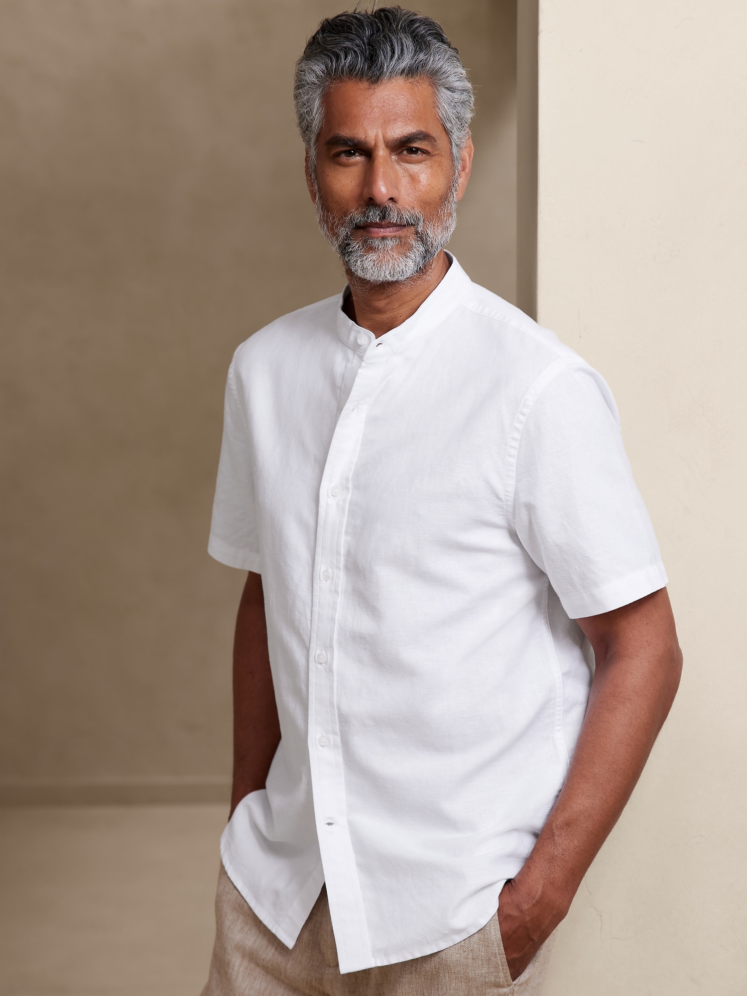 Linen-Cotton Banded-Collar Shirt
