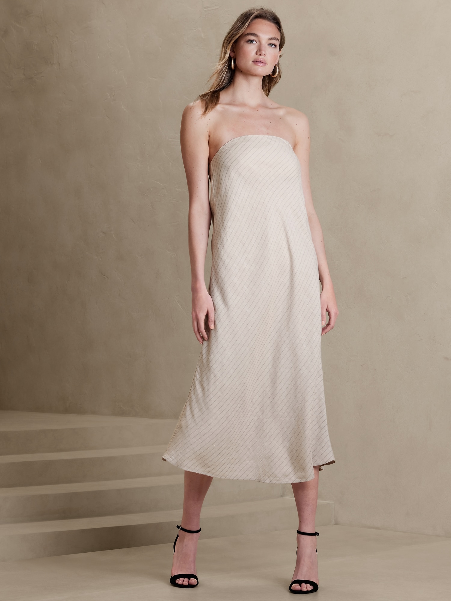 Linen-Blend Tube Maxi Dress