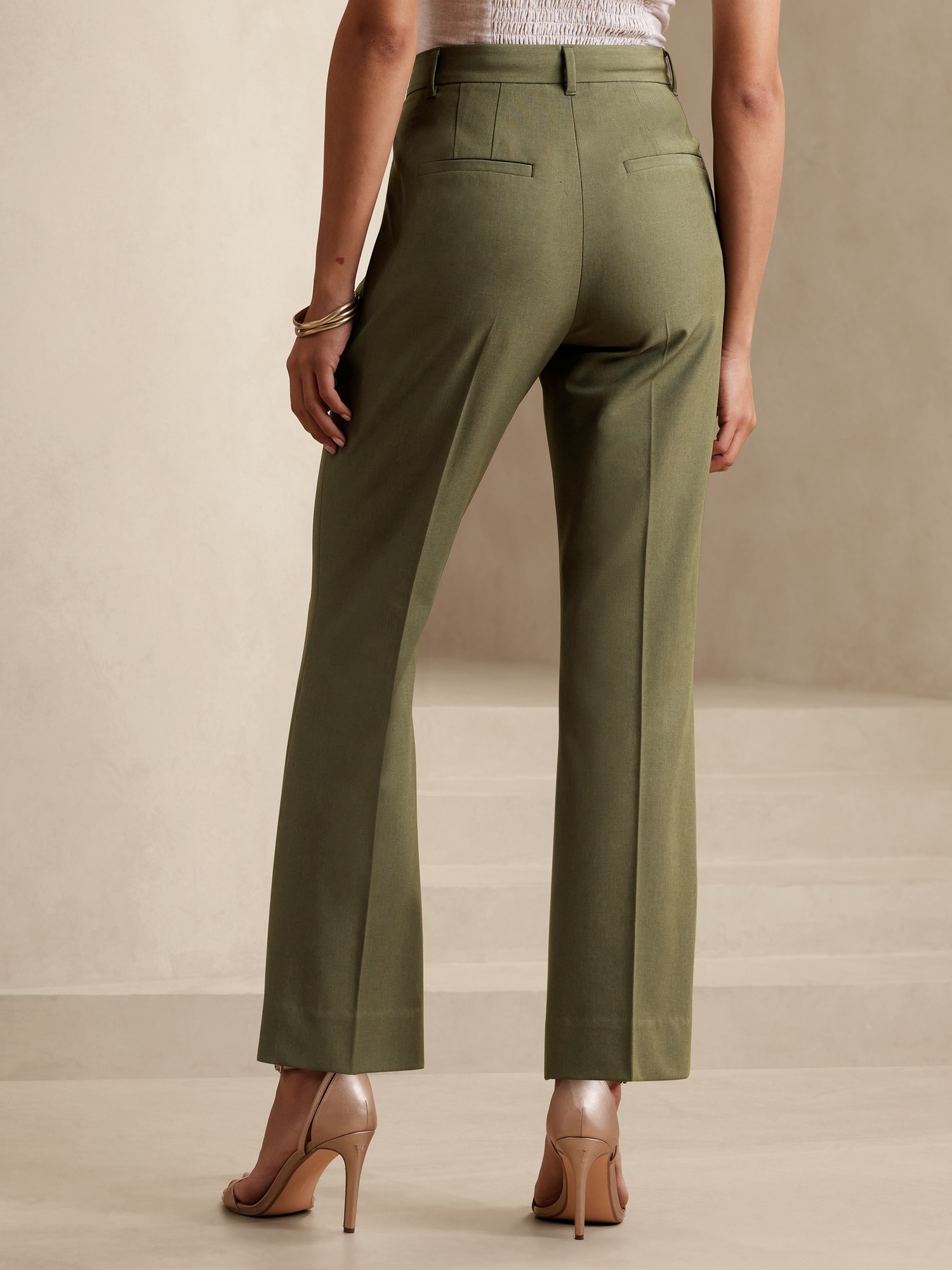 Sculpted Cropped Bootcut Pant