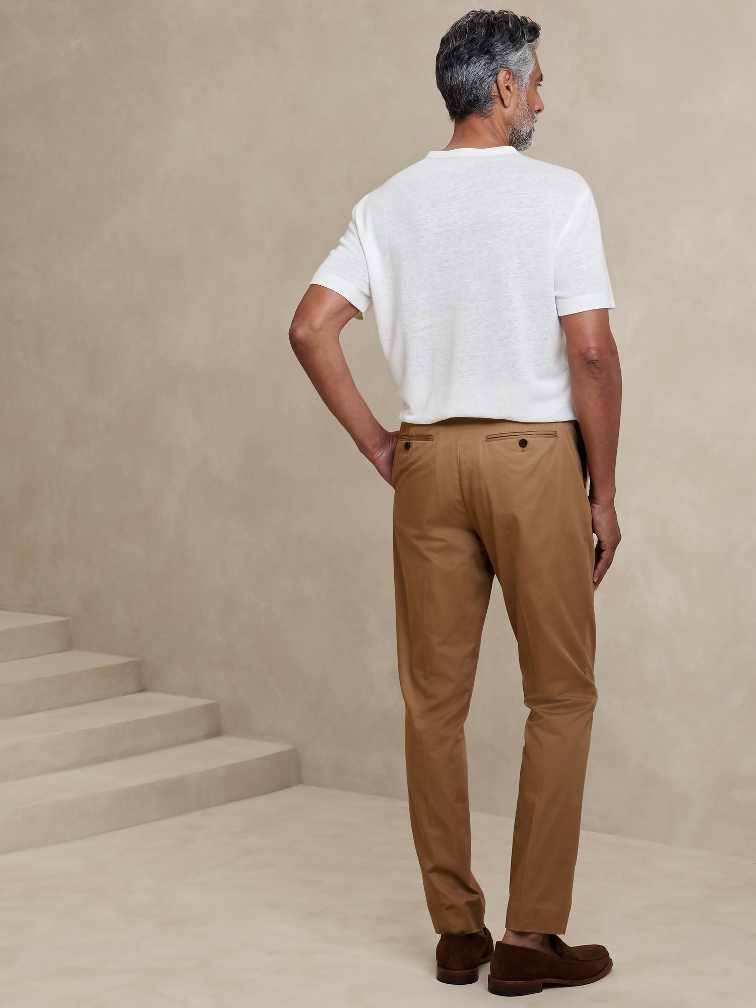 Check styling ideas for「Extra Fine Cotton Broadcloth Shirt、Slim-Fit Chino  Pants」| UNIQLO US