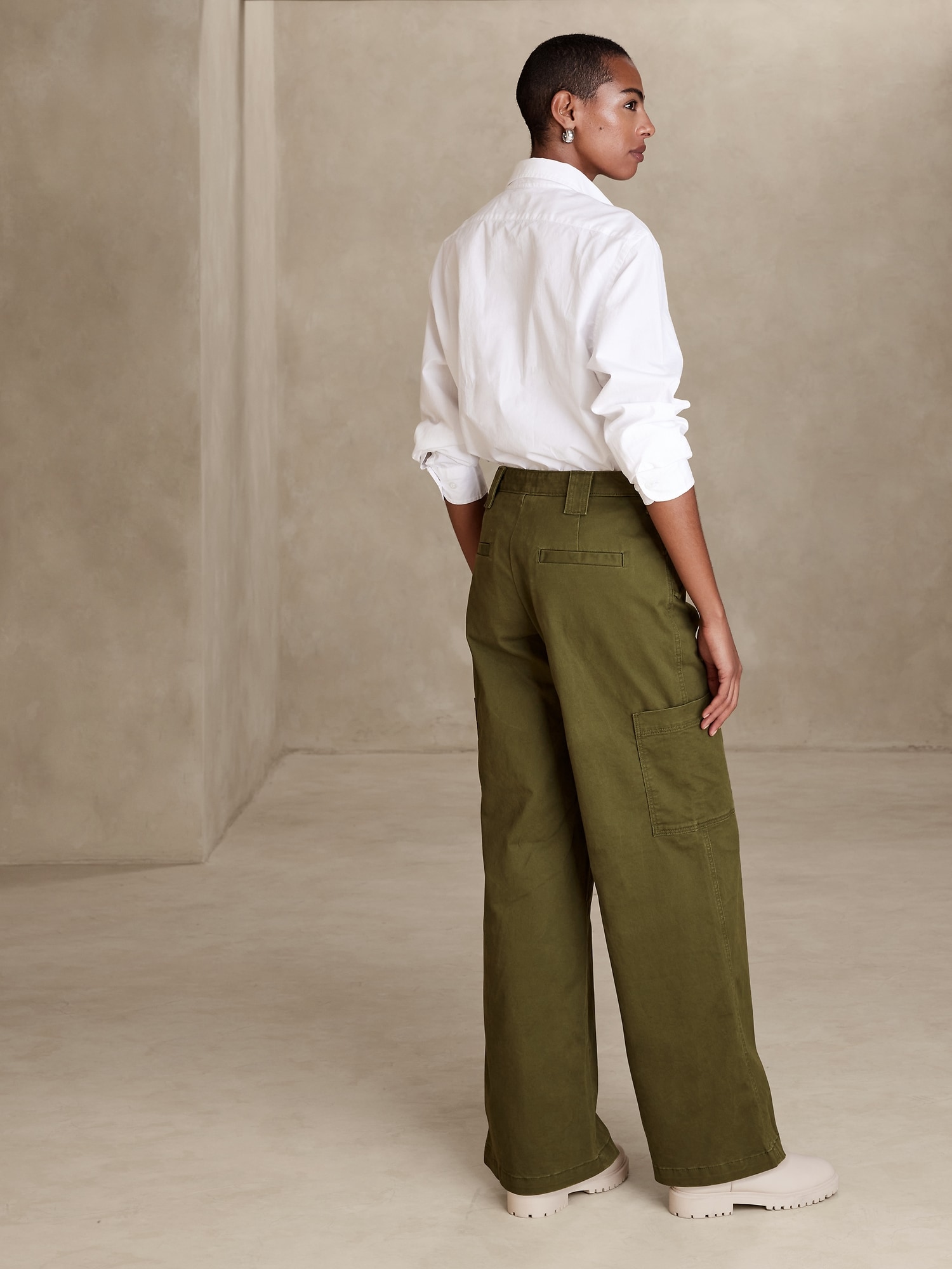 Wide-Leg Authentic-Chino Cargo Pant