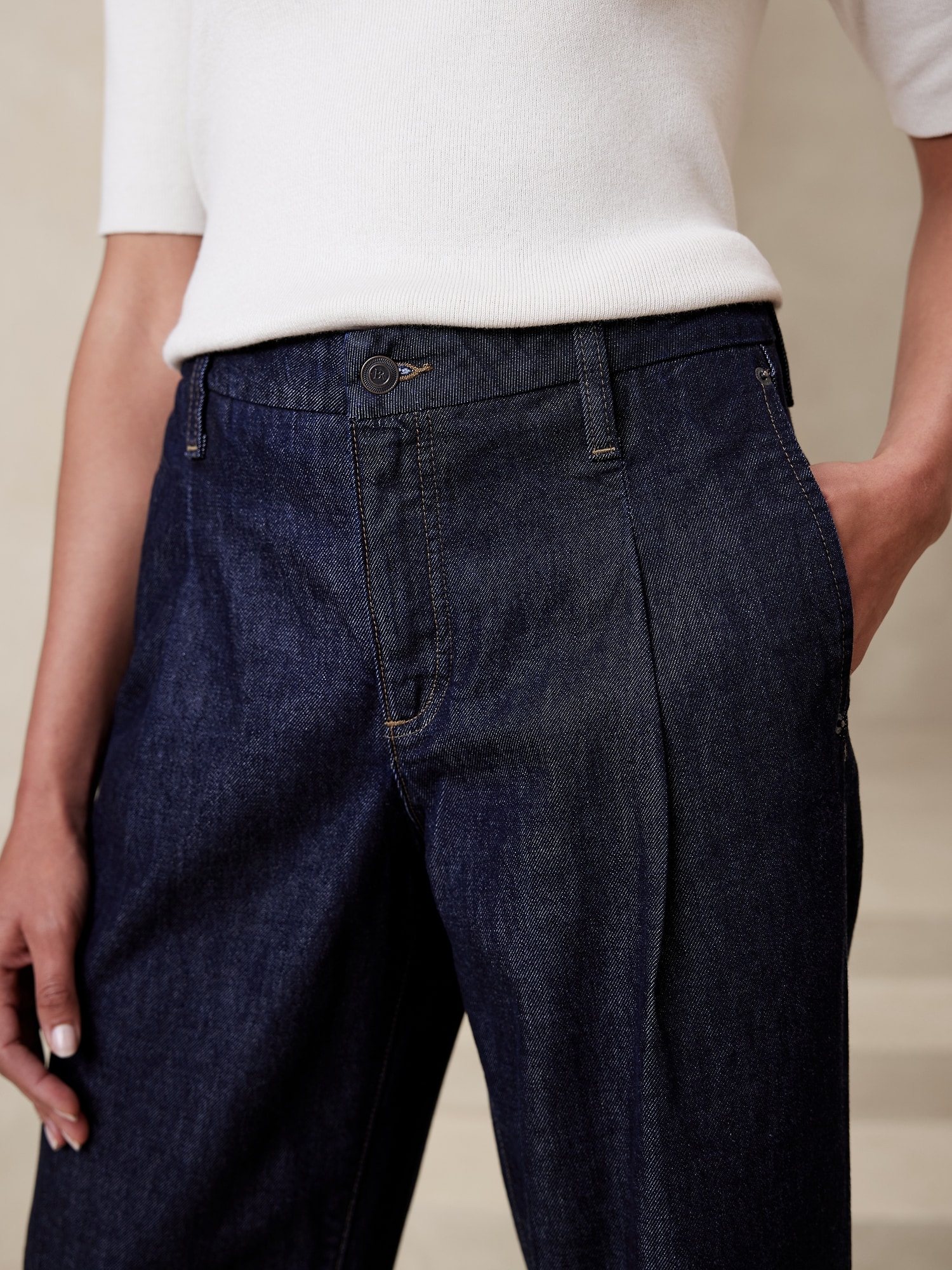 Luxe Mid-Rise Straight Jean