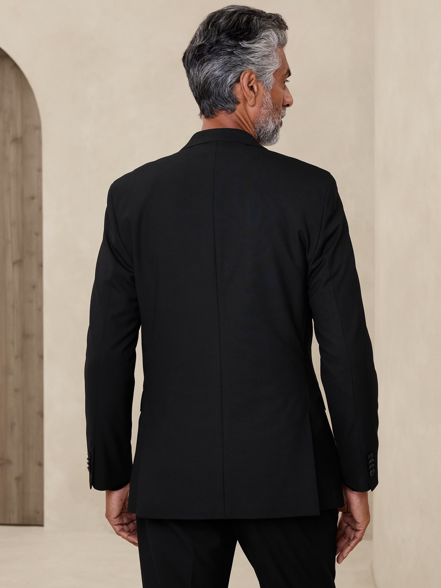 Modern Classic Plain Weave Suit Jacket