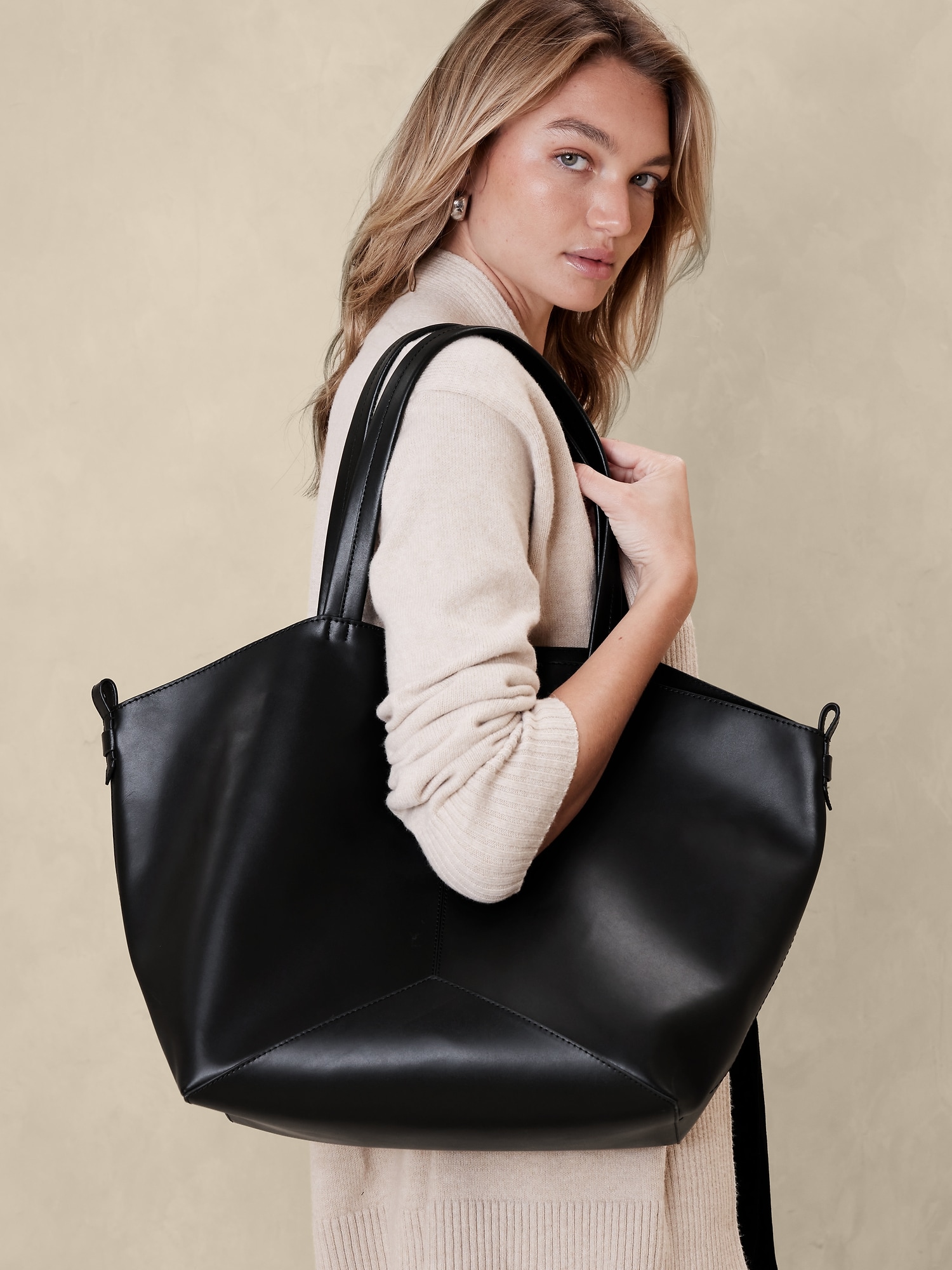 Leather Pieced Wing Tote | Banana Republic Factory