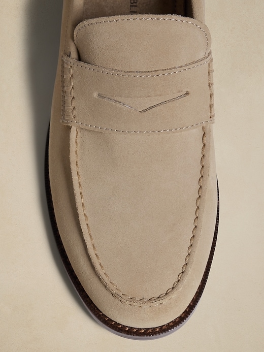 Classic Suede Penny Loafer | Banana Republic Factory display picture 1