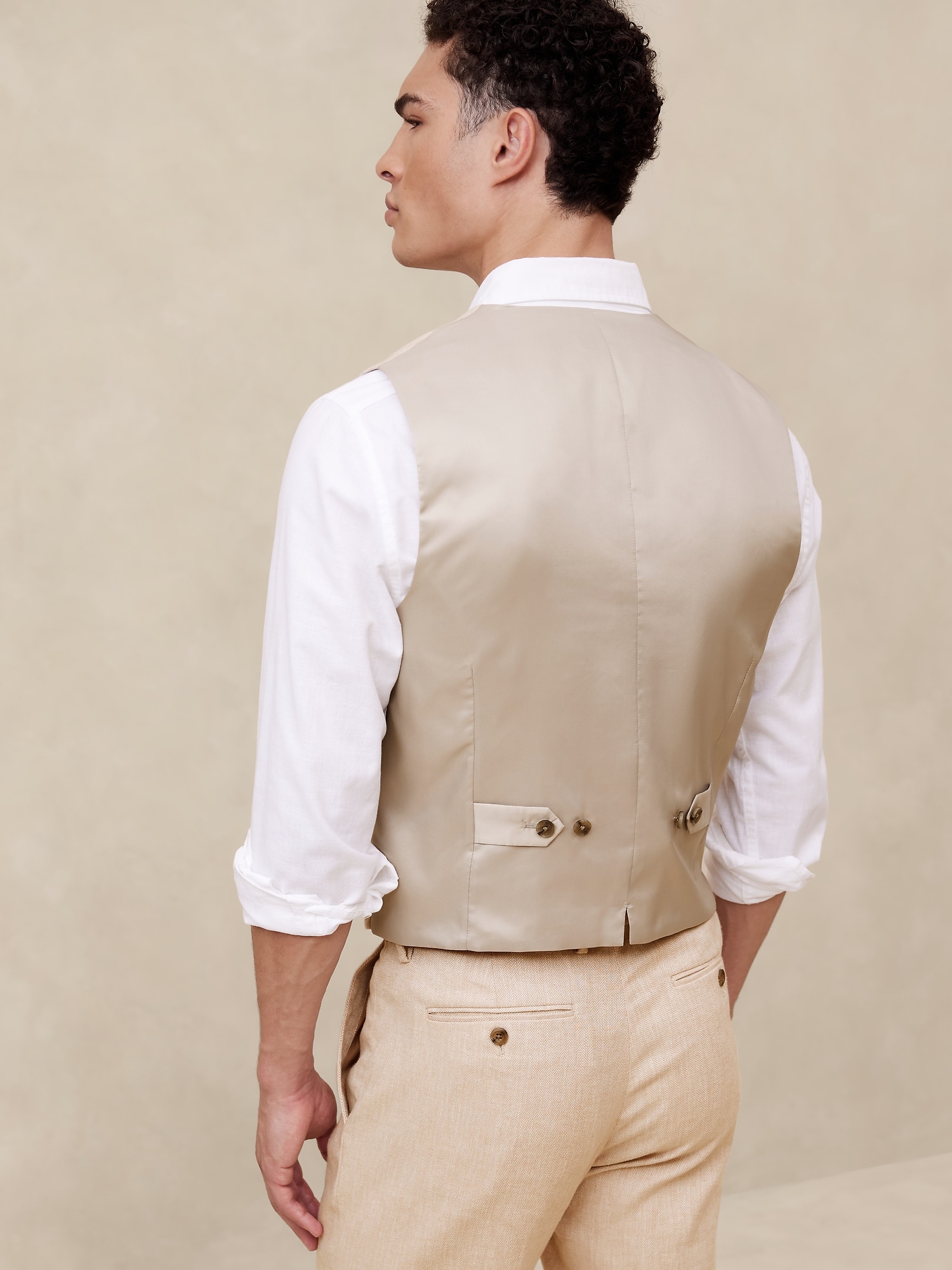 Tailored-Fit Linen-Blend Vest