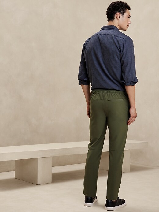 Performance Tapered Pant
