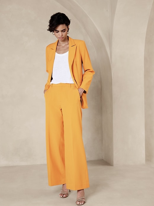 Sculpted Wide-Leg Trouser