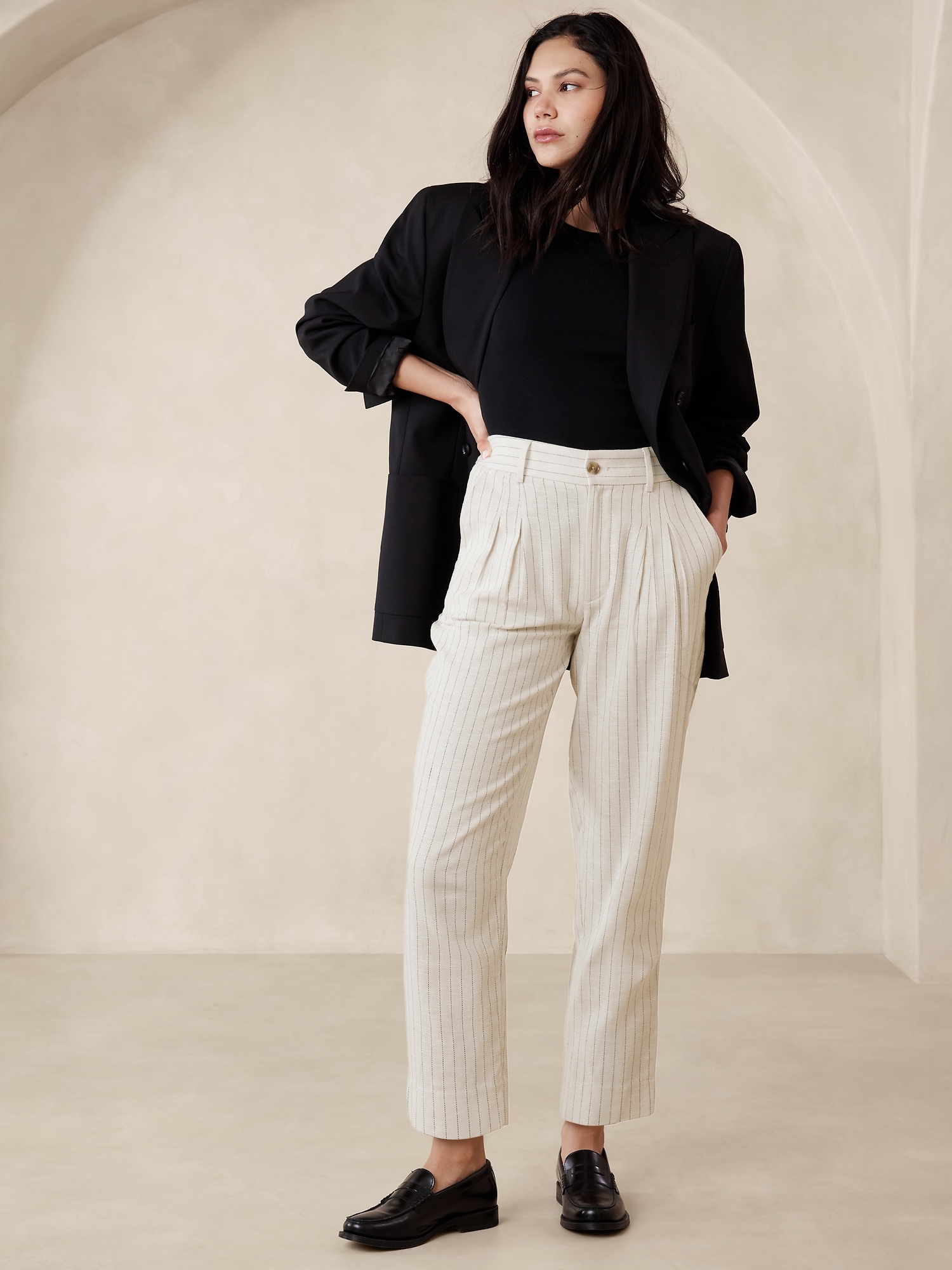 Linen-Blend Herringbone Pleated Pant