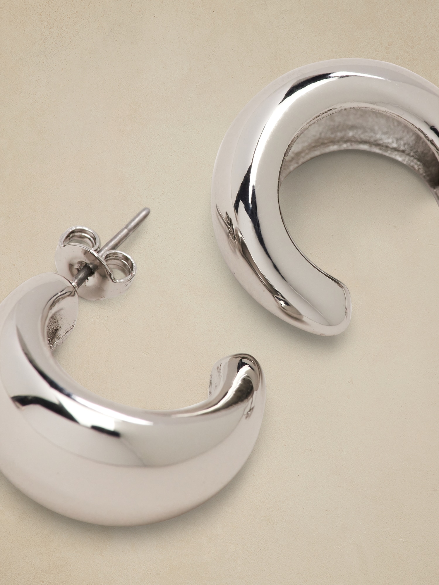 Chubby Curve Hoop Earrings