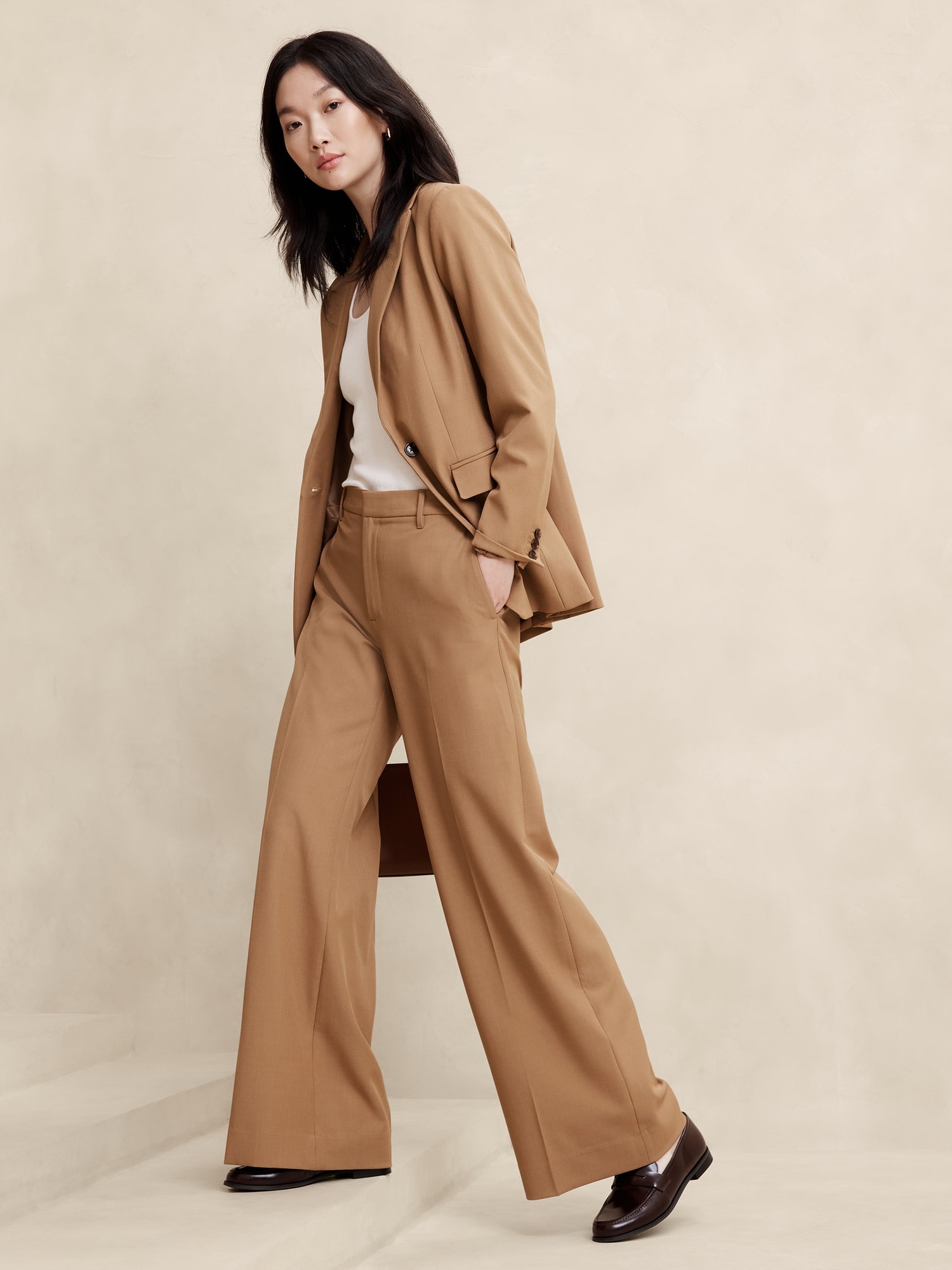 Sculpted Wide-Leg Trouser