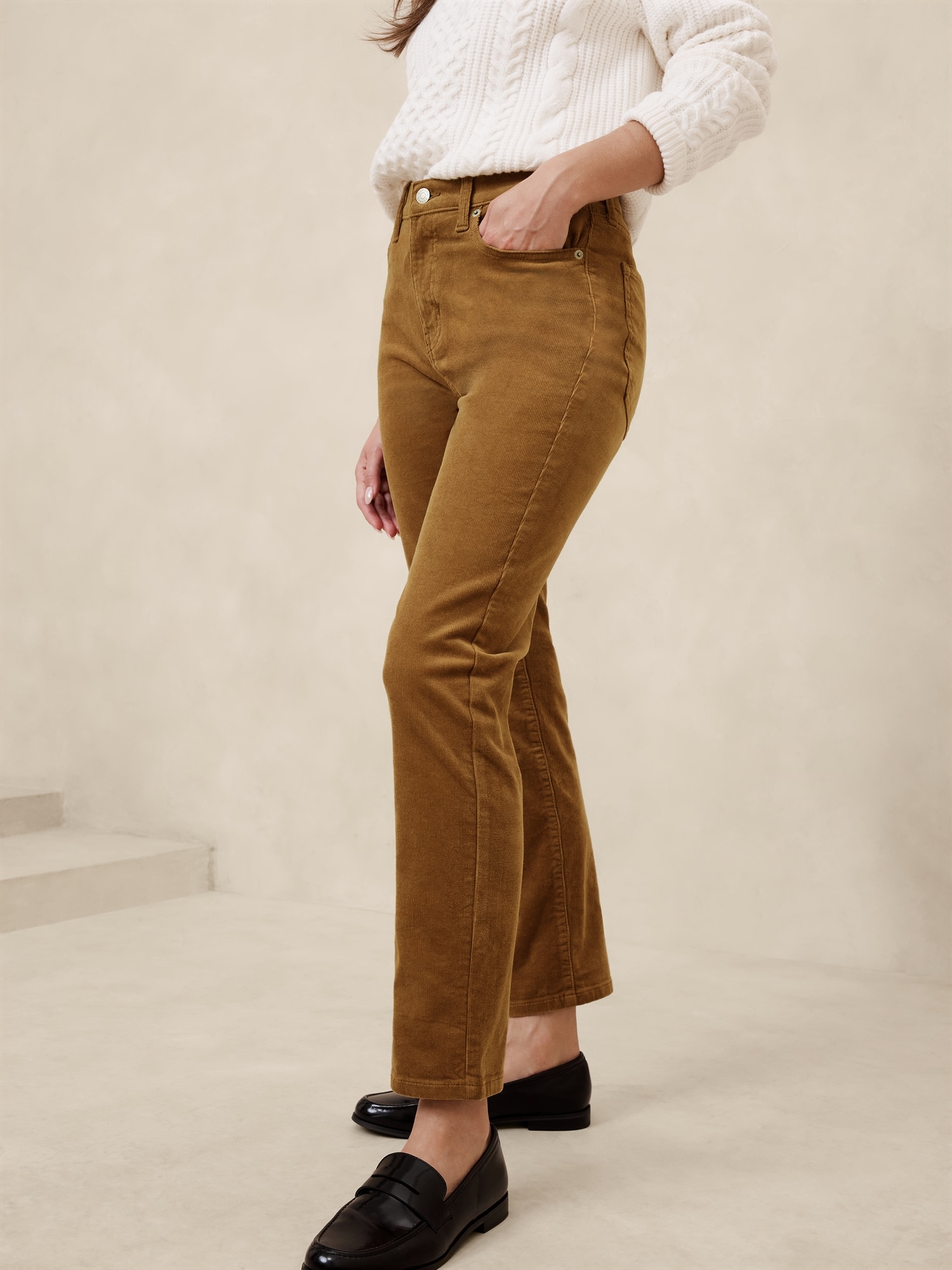 High-Rise Slim Corduroy Pant