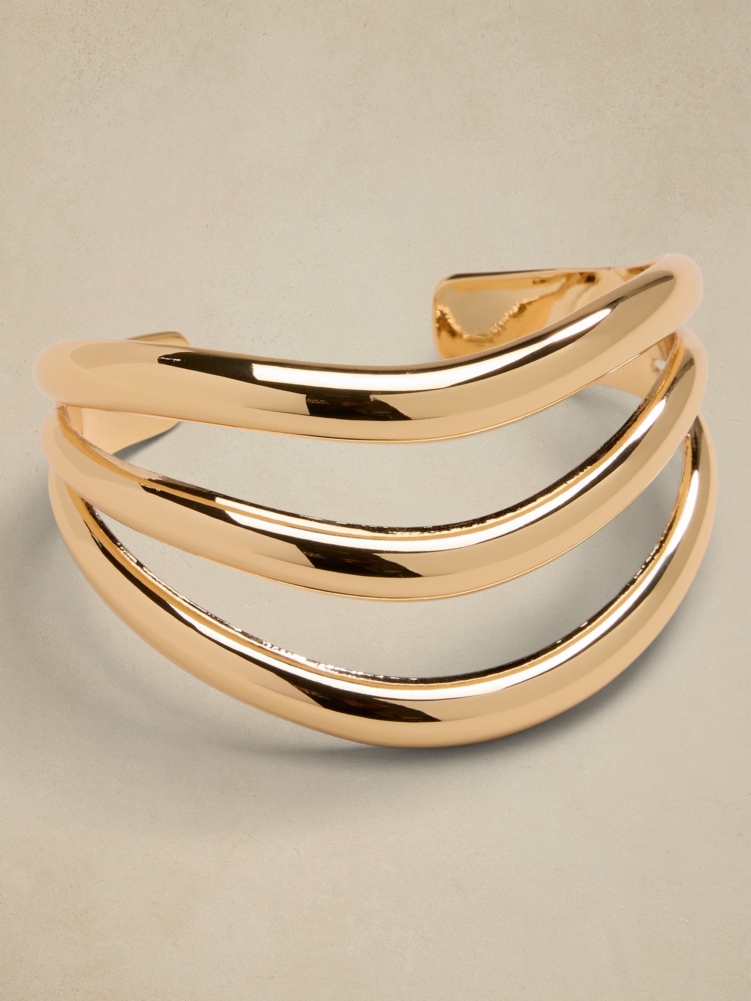 Metal Wavy Cuff Bracelet - Gold