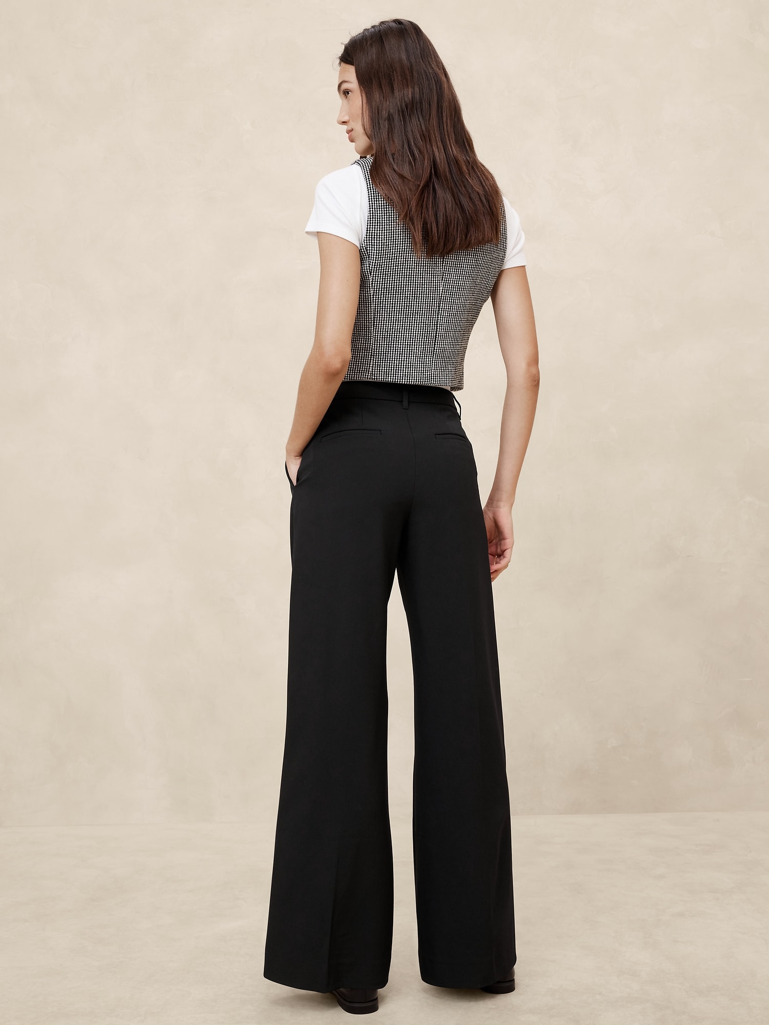 Sculpted Wide-Leg Trouser