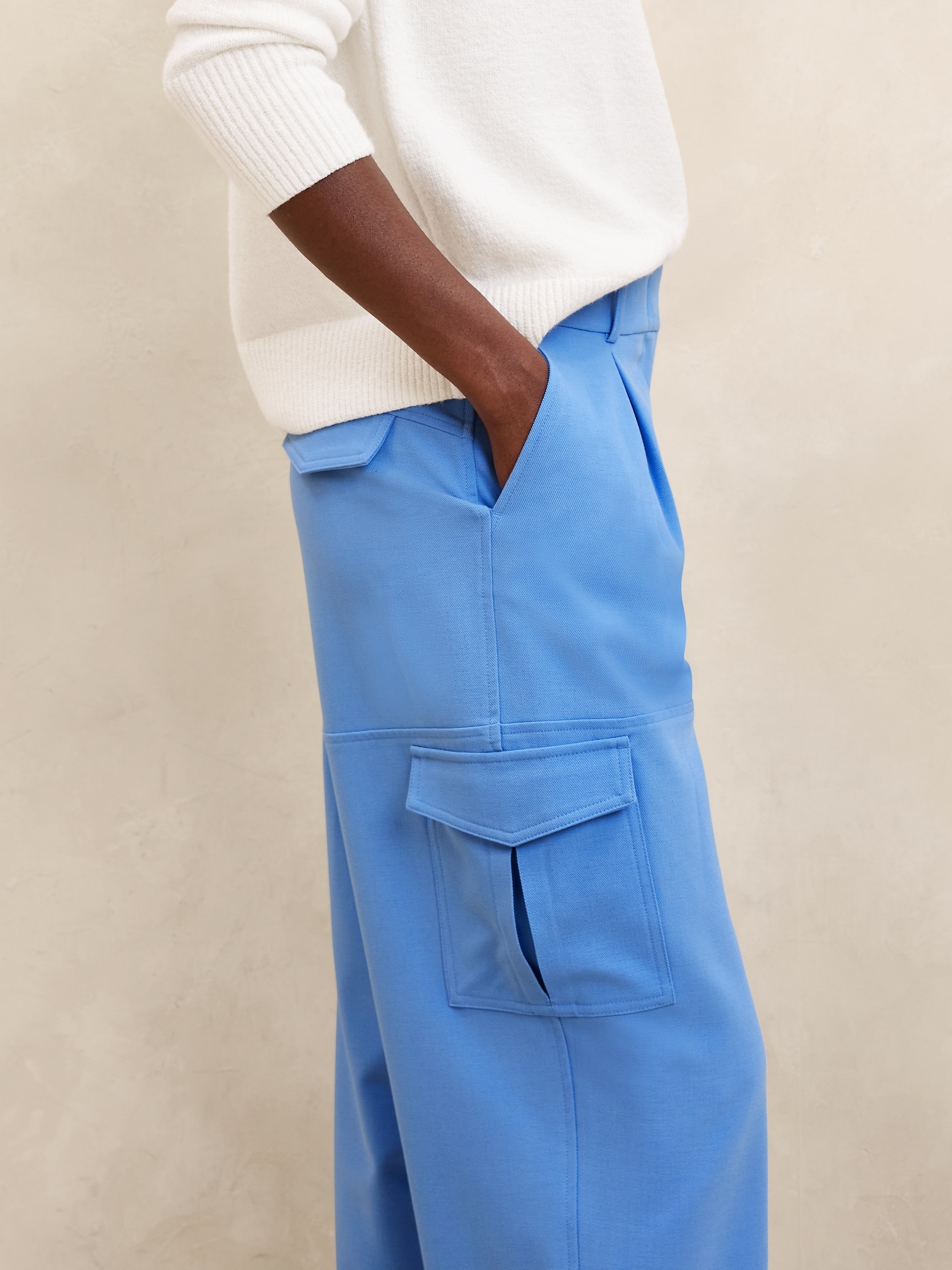 High-Rise Twill Straight Cargo Pant