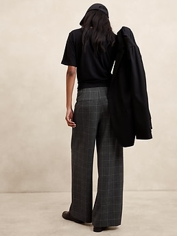 Ultra High-Rise Wide-Leg Flannel Trouser | Banana Republic