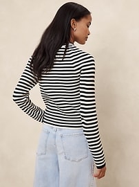 Ribbed Crew-Neck Pullover Sweater