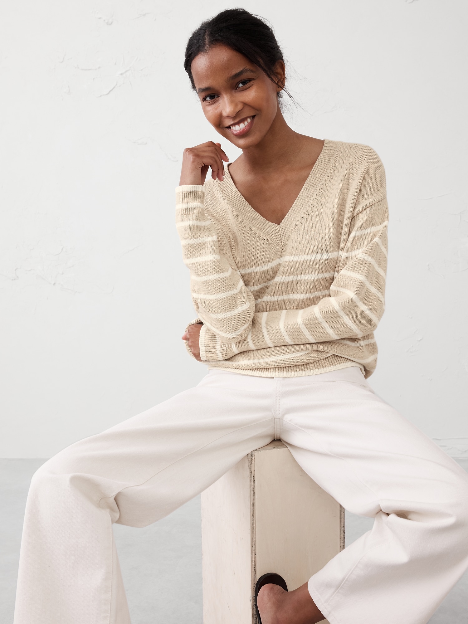 V-Neck Pullover