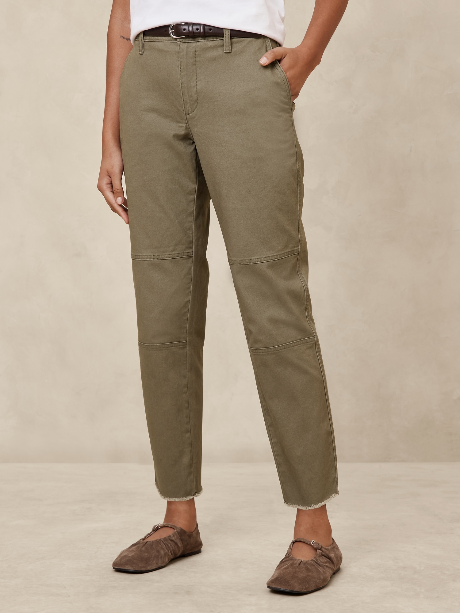 Mid-Rise Slim Chino