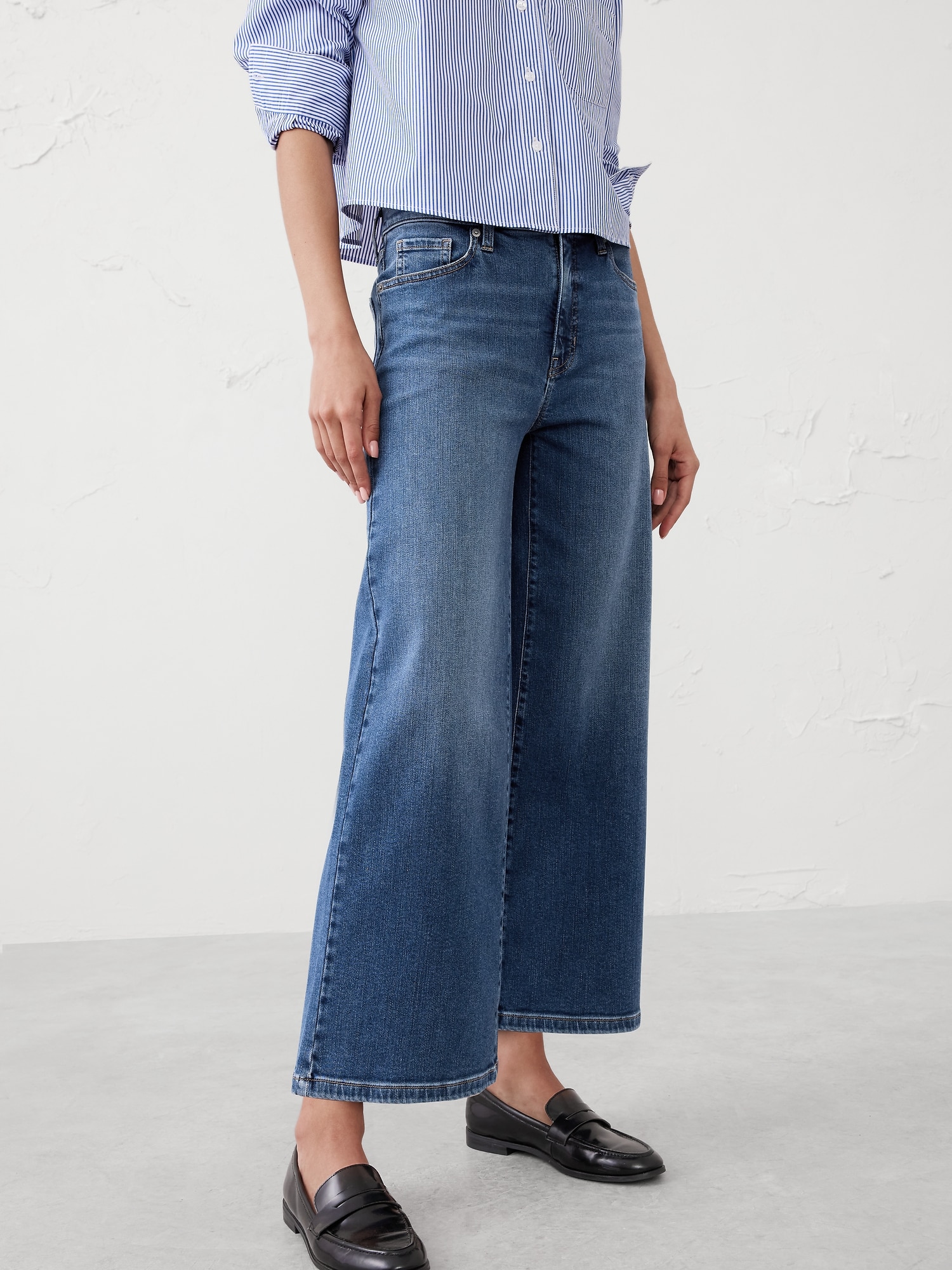 High-Rise Wide-Leg Cropped Jean